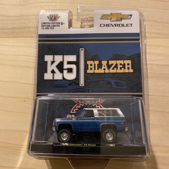 M2 Machines Hobby Exclusive 1973 Chevrolet K5 Blazer Cheyenne 31500-HS30 - Picture 3 of 6